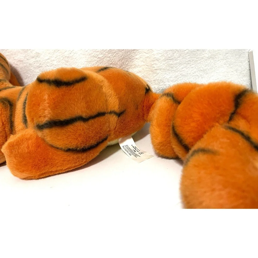 Vintage Disney Winnie the Pooh Tigger Lying Down Plush 21 Inch Toy Collectible